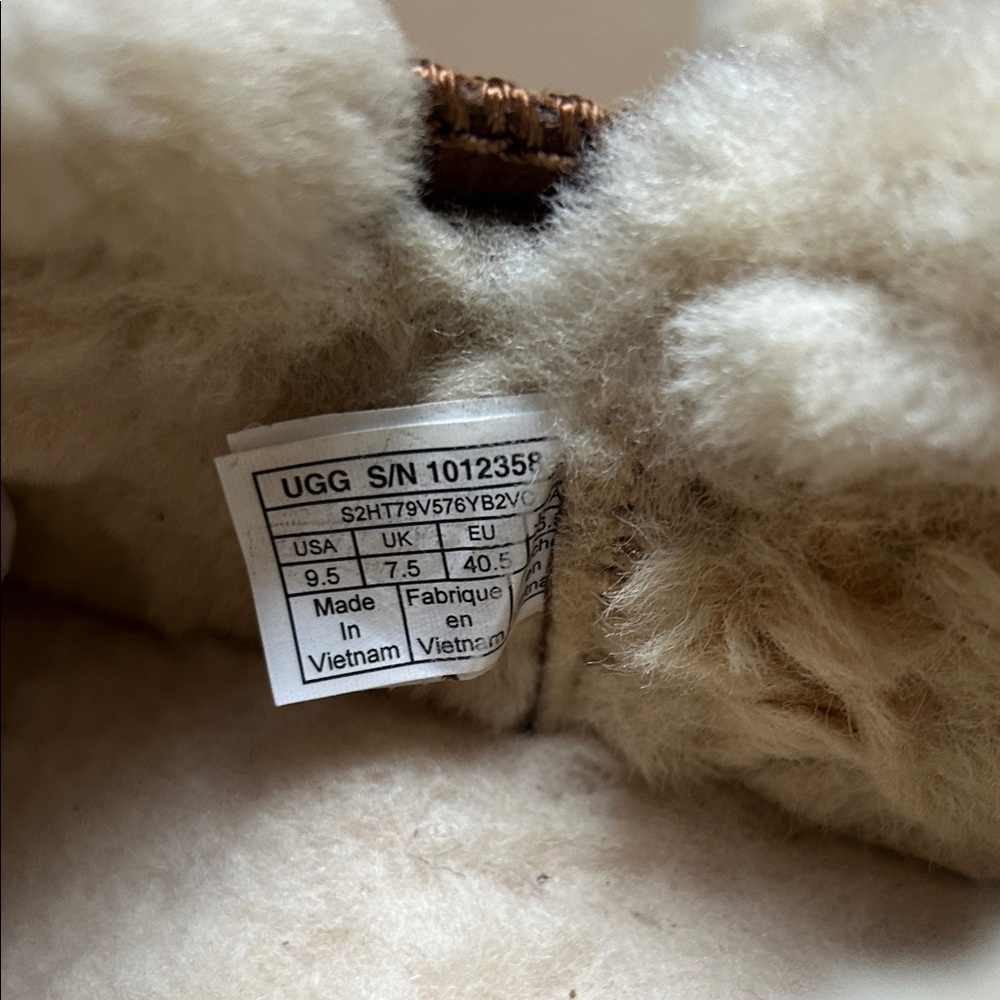 UGG Size 9.5 W MCKAY Tan Shearling Lined Boots - Picture 7 of 10